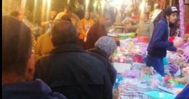 خوفا من انتشار الكورونا.. شكوى من ازدحام سوق بمنطقة المنشية فى الإسكندرية
