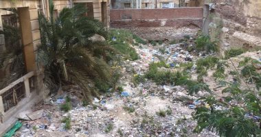 شكوى من تراكم القمامة بقطعة أرض فضاء بكليوباترا بالاسكندرية