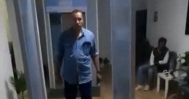 فيديو.. تشغيل أول بوابة تعقيم إلكترونية بمركز أورام أسوان