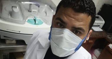 ضمن الجيش الأبيض.. طاهر أخصائى تحاليل فى مواجهة كورونا