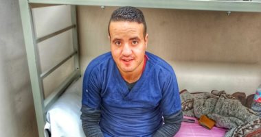الجيش الأبيض.. محمد اخصائى تمريض بالحجر الصحى فى مواجهة كورونا