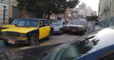 بالصور.. زحام بوسط الإسكندرية وانتشار مرورى على الكورنيش