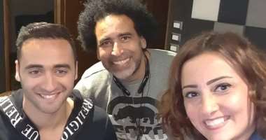 صور.. مصطفى شوقي يقدم تتر مسلسل"القمر أخر الدنيا" لبشرى