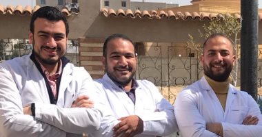 الجيش الأبيض.. على ومصطفى ومروان اطباء بمستشفي الشروق لمواجهة كورونا