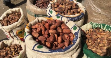 "يا بلح ابريم يا سمارة".. تاجر تمور: الموسم السنة دى كويس جدًا رغم كورونا
