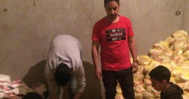 الخير فى المصريين.. أهالى قرية صناديد بطنطا يوزعون شنط رمضان