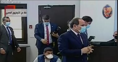 الرئيس يستمع إلى شرح عن طبيعة عمل محطة معالجة مياه الصرف بالإسماعيلية