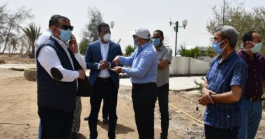 نائب محافظ الفيوم يتفقد المشروعات الإنتاجية.. ويوجه بالالتزام بالإجراءات الوقائية