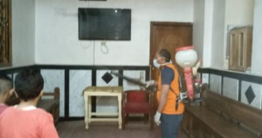 صور.. "بيطرى الأقصر" يعقم ميادين المحطة وأبو الحجاج وشرق السكة الحديد