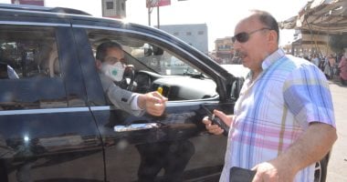 محافظ الغربية يتابع انتظام صرف المرتبات والمعاشات للمواطنين