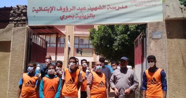 صور.. أعضاء أندية التطوع بالأقصر يطلقون حملات تعقيم للمنشآت والشوارع