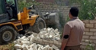 صور .. إزالة التعديات عن 450 مترا من أراضى الدولة شرق الإسكندرية