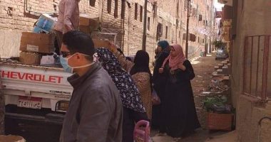 فض سوق قرية زاوية بمم فى تلا بالمنوفية منعا للتزاحم بسبب فيروس كورونا 