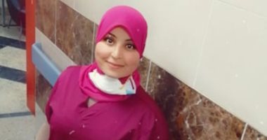 صور.. صيدلانية بمستشفى قها للحجر الصحى بدرجة مقاتلة.. "بسمة": تطوعت لخدمة بلدى وبشتغل 24 ساعة