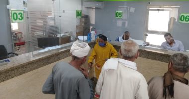 محافظ أسيوط: استمرار حملات تعقيم المنشآت الخدمية ومكاتب البريد.. صور