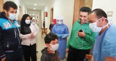 صور.. صحة الدقهلية: خروج 24 حالة من العزل بالمنصورة بعد سلبية تحاليل كورونا 