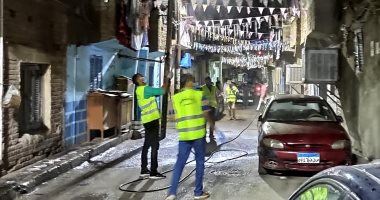 صور.. "مياه الأقصر" تطهر شوارع منطقة المدينة المنورة لمواجهة فيروس كورونا