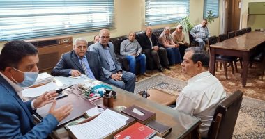 السكرتير المساعد يعقد اجتماع مع رؤساء الوحدات المحلية بطوخ في أول يوم عمل