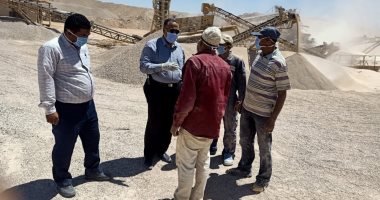 محافظ أسيوط: استمرار عجلة الإنتاج فى المشروعات القومية