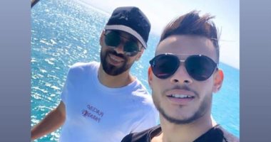 عبد الله السعيد ينشر صورة بصحبة دونجا على البحر