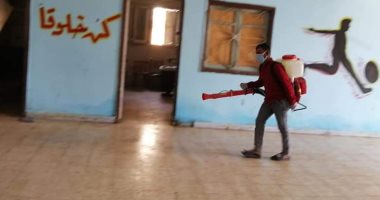 شباب قرية كفر بهوت يعقمون الشوارع للحد من انتشار  كورونا