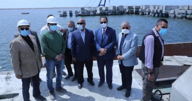 وزير النقل يتابع معدلات تنفيذ عدد من المشروعات بميناء الإسكندرية