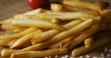 لازم تاكلوها.. بلجيكا تحث مواطنيها لتناول جبال البطاطس المخزنة بسبب كورونا
