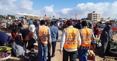 صور.. فض سوق اليمن بالعامرية غرب الإسكندرية لمخالفته الإجراءات الاحترازية