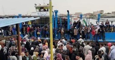 شكوى من التكدس والزحام بمعدية الأفراد من قناة السويس للقنطرة غرب