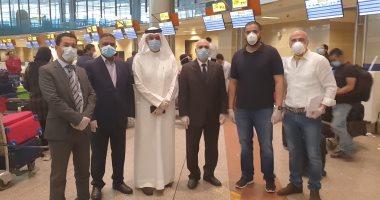 سفير البحرين بمصر: 157مواطنا بحرينيا يغادرون القاهرة .. صور