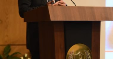 محافظ بورسعيد: المشروعات البحثية وسيلة علمية تفتح المجال للطلاب (صور)