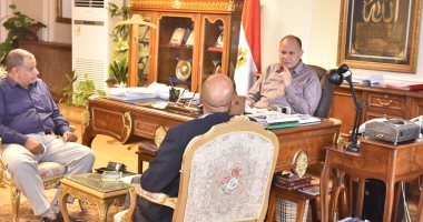 محافظ أسيوط: تسهيل كافة الإجراءات لاستلام القمح من المزارعين بـ 27 مركز