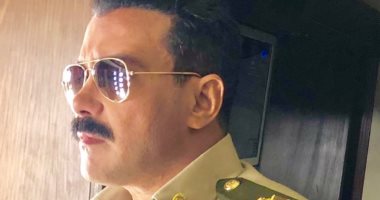محمد رجب ينشر صورة جديدة من كواليس مشاهدة فى مسلسل الاختيار