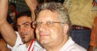 عمرو زكى يستعيد ذكريات انضمامه للزمالك بصورة مع مرتضى منصور