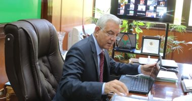 رئيس جامعة المنوفية يعقد جلسة مجلس الجامعة "أون لاين" بحضور المحافظ