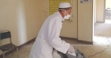 فض سوق وتعقيم منشأت بمركز الواسطى ببنى سويف لمواجهة فيروس كورونا