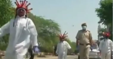 زومبى كورونا.. شرطة نيودلهى تبتكر طريقة غريبة للتوعية بالفيروس.. فيديو