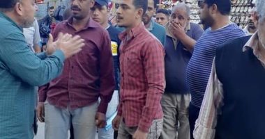 صور.. فض سوق الثلاثاء بالزقازيق ورفع إشغالات الطريق 