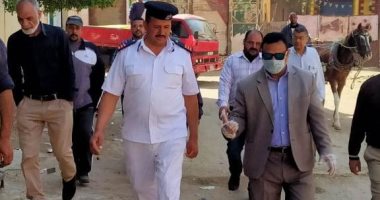 صور.. حملات مكثفة لفض الأسواق العشوائية بمركزى شبراخيت والرحمانية بالبحيرة 