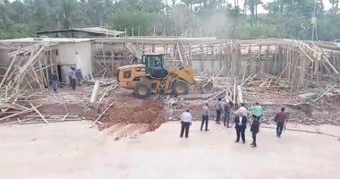 محافظة الجيزة تزيل مول تجارى تحت الإنشاء على طريق مصر - أسيوط