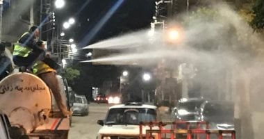 بالتزامن مع ساعات الحظر.. رش وتعقيم شوارع الغربية ..صور