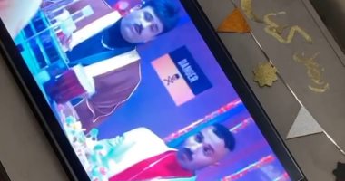 مسلسلات ورياضة.. محمد صلاح يتابع رجالة البيت فى الحجر المنزلى