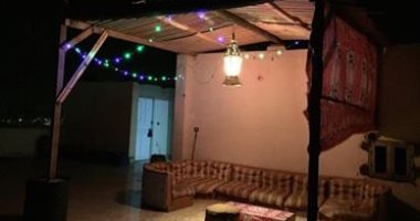 "بهجة رمضان".. محمد الجوهرى يشارك بزينة الشهر الكريم داخل منزله