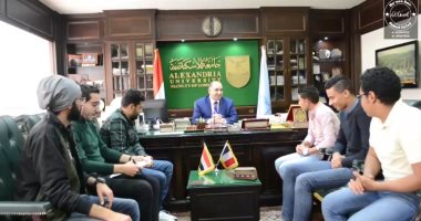 اتحاد طلاب جامعة الإسكندرية يلتقى عميد كلية التجارة لبحث طريقة تقييم الطلاب