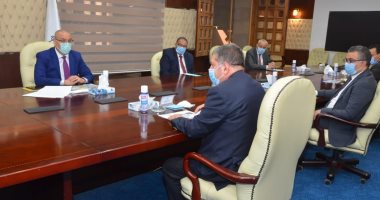 وزير الإسكان: نستهدف تنفيذ مشروعات عمرانية بالأراضي التابعة لقطاع الأعمال
