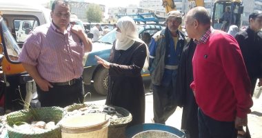 صور.. حملة تموينية للتفتيش على البقالين والمجمعات الاستهلاكية غرب الإسكندرية