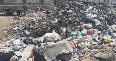 سيبها علينا .. شكوى من انتشار القمامة بشارع عزبة دلاور ببولاق الدكرور  