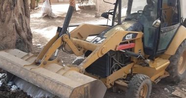 رفع 10 طن من الأتربة والمخلفات بقرى مركز المنشاة بسوهاج 