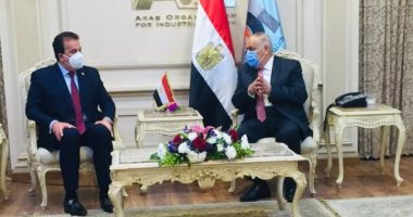 وزير التعليم العالى: محنة كورونا تتحول لمنحة فى اعتماد الصناعات الوطنية 