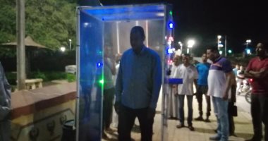 الأقصر تتحصن من فيروس كورونا بـ"البوابات ذاتية التعقيم".. مستشفى الأقصر تضع بوابتين فى مداخل المستشفى لتعقيم الوافدين يومياً.. و شباب بالطود يبتكرون بوابة و يضعونها بمدخل المدينة